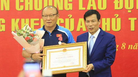 Football coach Park Hang-seo honored with second-class Labor Order